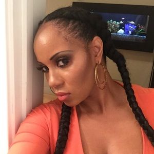 Meet your Posher, Lakeisha